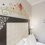 Hotel Grand Amelot Paris