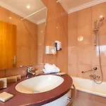 Hotel Grand Amelot 3*