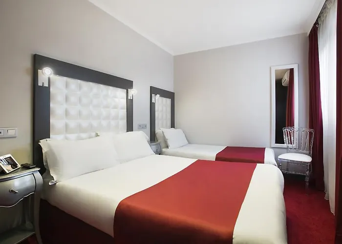 Hotel Grand Amelot 3*