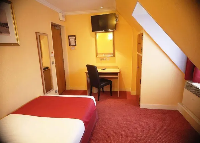 Hotel Grand Amelot 3*