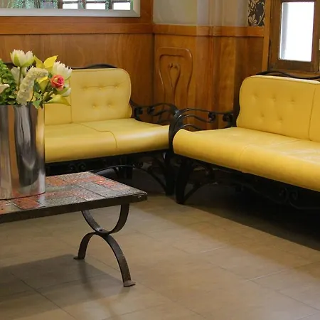 Hotel Grand Amelot 3*