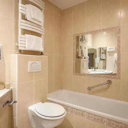 Hotel Grand Amelot 3*